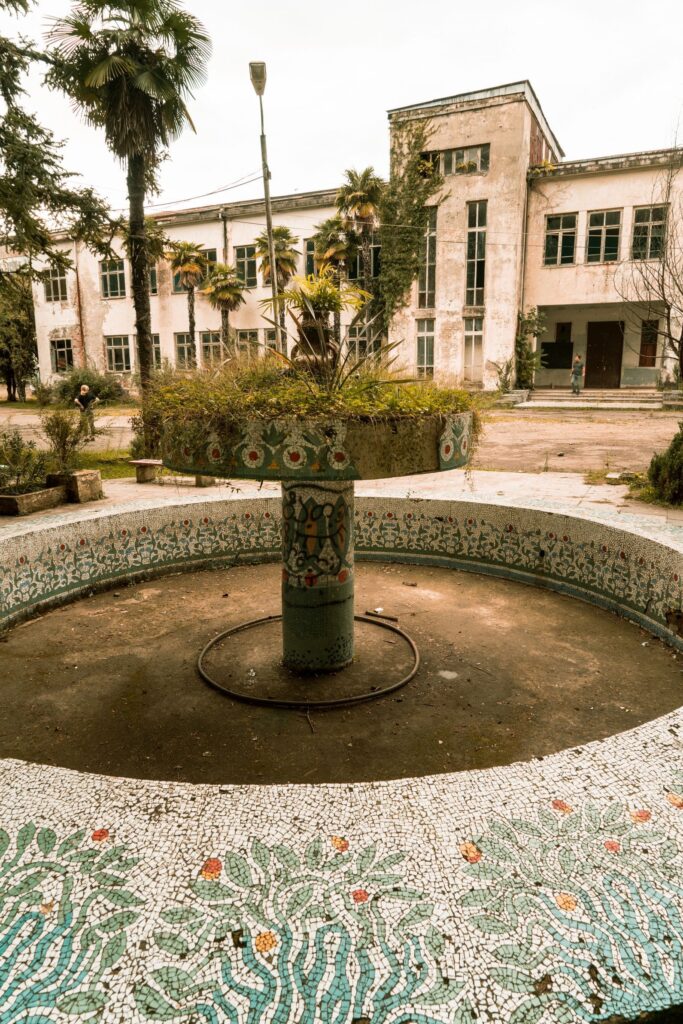 Fountain in Tea and Subtropical Cultures Manufacturing Institute